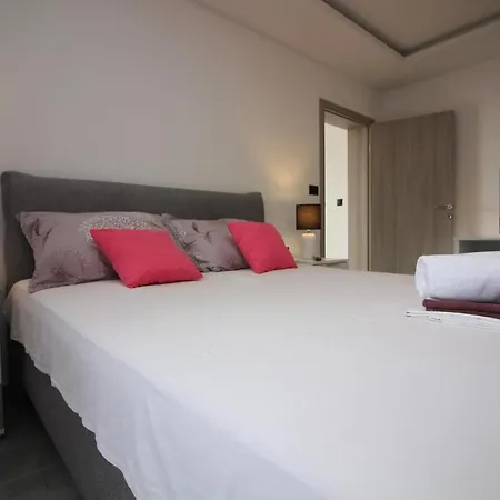 Toni Apartment
