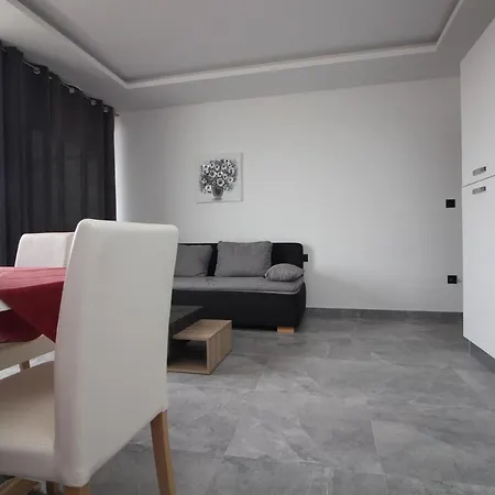 Toni Apartment