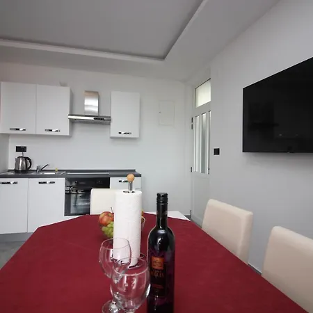 Toni Apartment