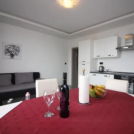 Toni Apartment